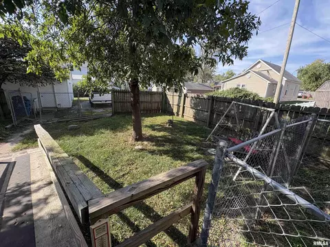 308 E Prairie St, Centralia, IL 62801 photo 10