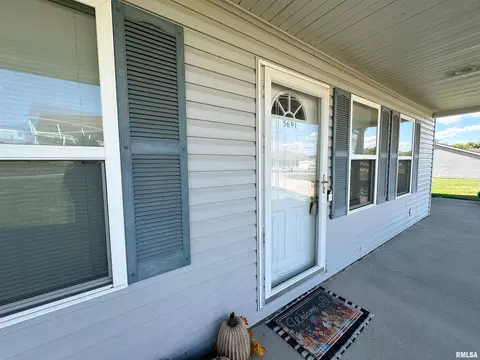 5691 Silver Fox Dr, Carterville, IL 62918