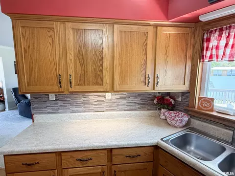 Kitchen - 612 E 12th St, Flora, IL 62839 photo 5 of 8