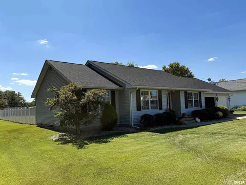 Exterior - 612 E 12th St, Flora, IL 62839 photo 21 of 25