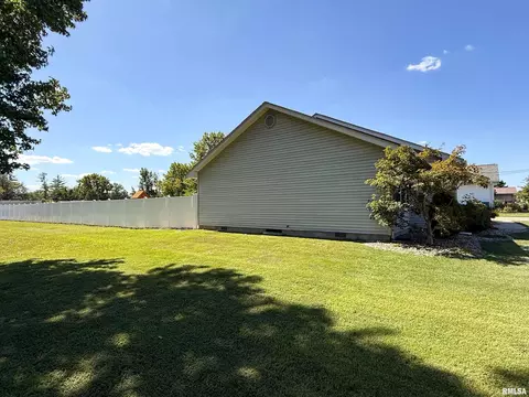 Exterior - 612 E 12th St, Flora, IL 62839 photo 23 of 25
