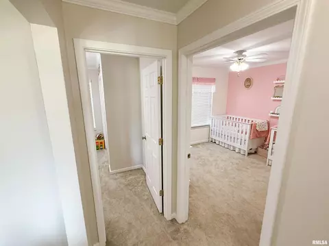 Entry Way - 612 E 12th St, Flora, IL 62839 photo 7 of 10