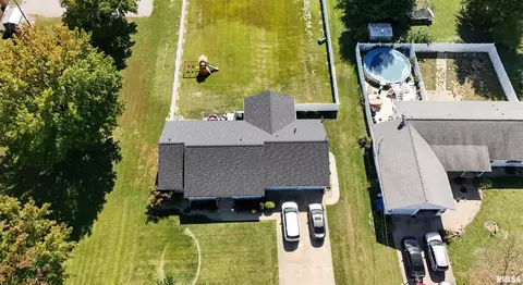 View/Area - 612 E 12th St, Flora, IL 62839 photo 2 of 3