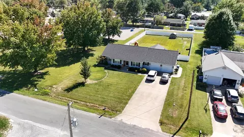 View/Area - 612 E 12th St, Flora, IL 62839 photo 3 of 3