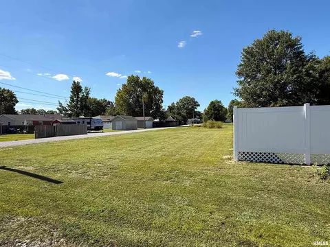Exterior - 612 E 12th St, Flora, IL 62839 photo 24 of 25