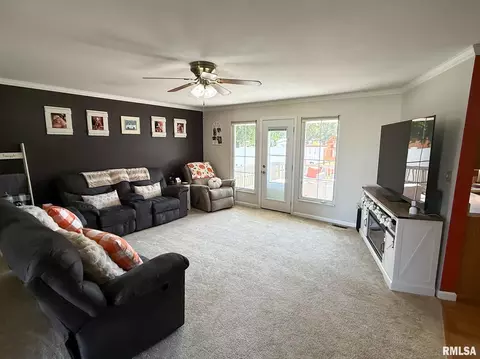 Living - 612 E 12th St, Flora, IL 62839 photo 1 of 4