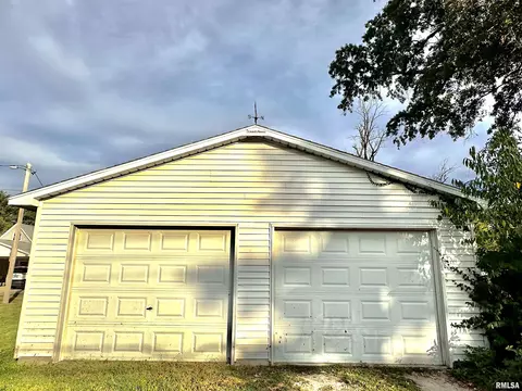 716 Cedar St, Centralia, IL 62801 photo 3