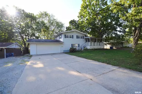 2905 Jamison Blvd, Mount Vernon, IL 62864