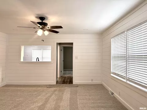 1104 W Chestnut St, Marion, IL 62959 photo 8