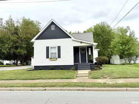 1104 W Chestnut St, Marion, IL 62959 photo 2
