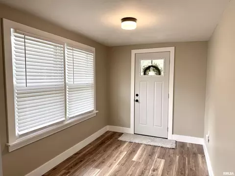 1104 W Chestnut St, Marion, IL 62959 photo 5