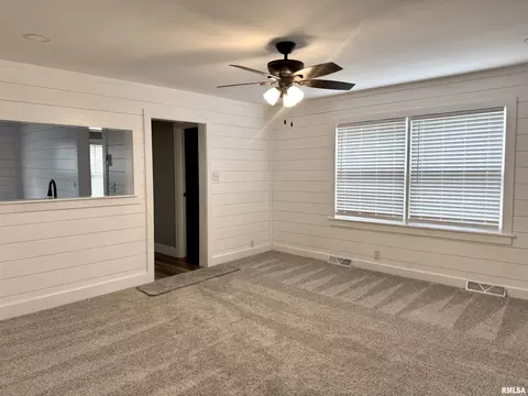 1104 W Chestnut St, Marion, IL 62959 photo 6