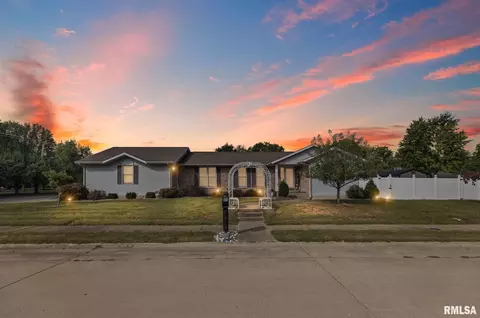 628 Tracy Ter, Centralia, IL 62801