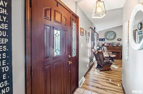 628 Tracy Ter, Centralia, IL 62801 photo 4