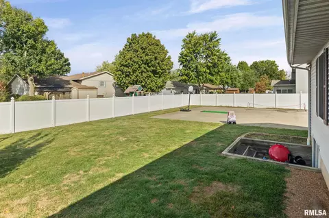628 Tracy Ter, Centralia, IL 62801 photo 7
