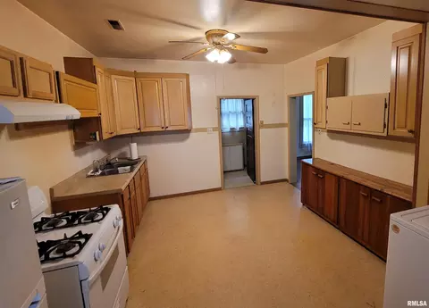 1101 S Cherry St, Centralia, IL 62801 photo 6