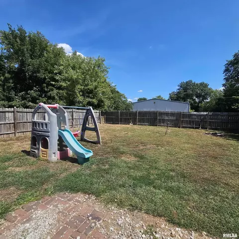Exterior - 1406 S 12th St, Mount Vernon, IL 62864 photo 1 of 4