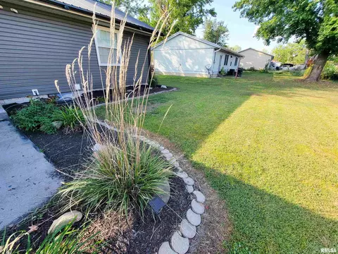 616 Seminary St, Flora, IL 62839 photo 69