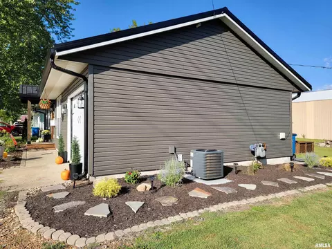616 Seminary St, Flora, IL 62839 photo 75