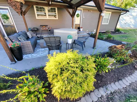 616 Seminary St, Flora, IL 62839 photo 70