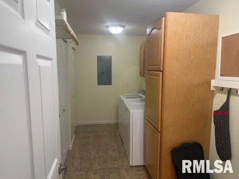 601 N 33rd St, Herrin, IL 62948 photo 5