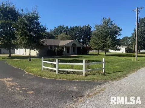 601 N 33rd St, Herrin, IL 62948 photo 3