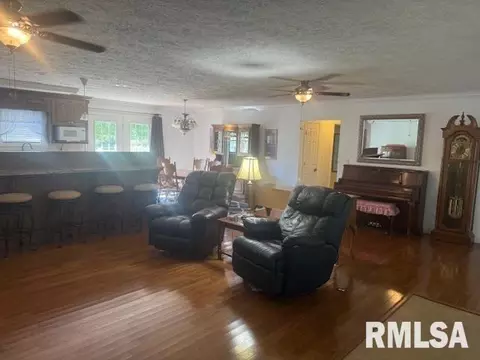 601 N 33rd St, Herrin, IL 62948 photo 9