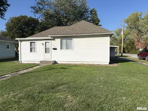 635 N Buchanan St, Benton, IL 62812
