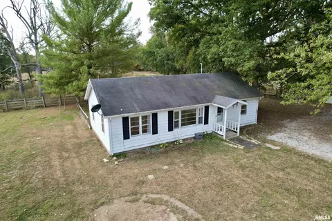 7184 Quail Run Rd, Iuka, IL 62849