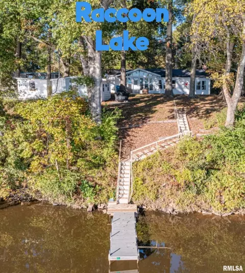 1756 Moonglow Rd, Centralia, IL 62801