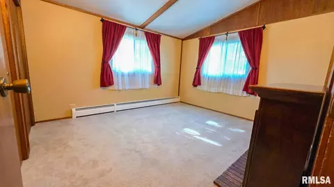 608 Copp Ave, Mount Carmel, IL 62863 photo 10