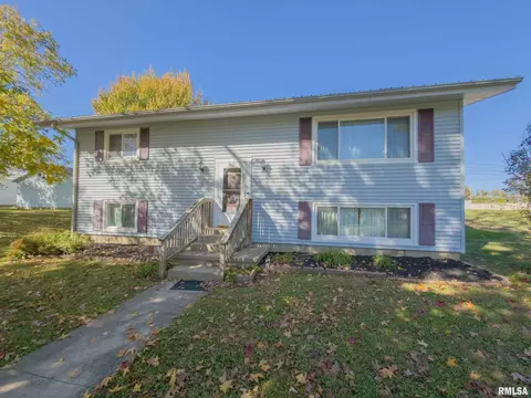 608 Copp Ave, Mount Carmel, IL 62863