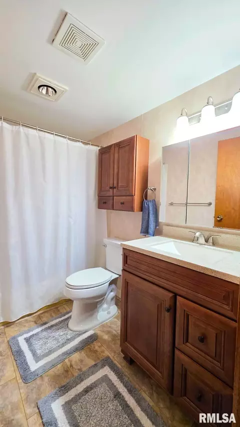 608 Copp Ave, Mount Carmel, IL 62863 photo 12