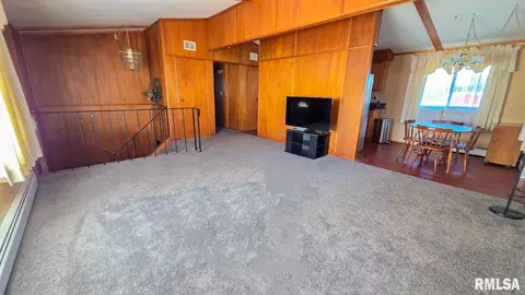 608 Copp Ave, Mount Carmel, IL 62863 photo 4