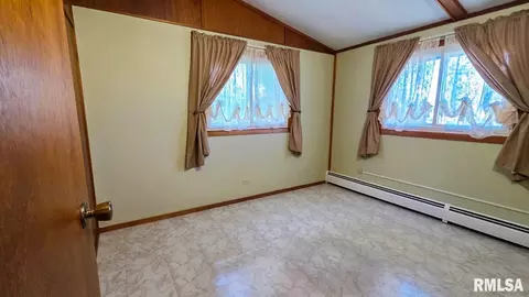608 Copp Ave, Mount Carmel, IL 62863 photo 14