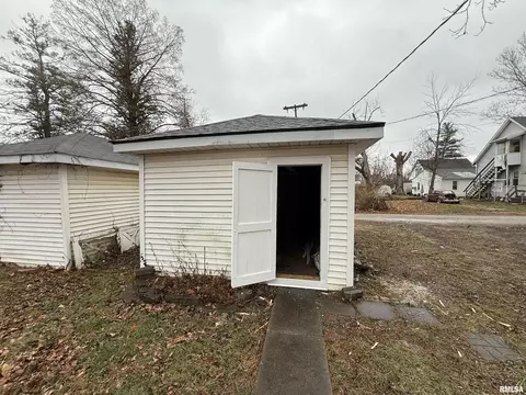 315 S Pullen St, Centralia, IL 62801 photo 13