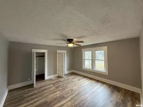 315 S Pullen St, Centralia, IL 62801 photo 8