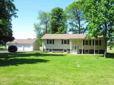 536 Oak St, Metamora, IL 61548 photo 2