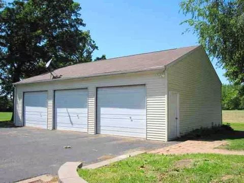 536 Oak St, Metamora, IL 61548 photo 4