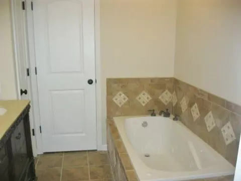 9502 W Lake Camelot Dr, Mapleton, IL 61547 photo 9
