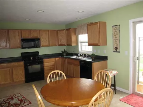 10919 N Parkview Pointe, Dunlap, IL 61525 photo 5