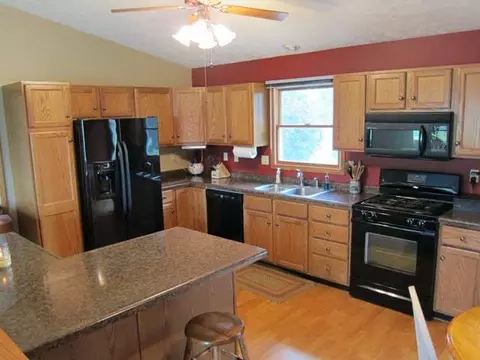 2106 Mitchell, Eureka, IL 61530 photo 4