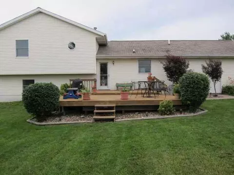 2106 Mitchell, Eureka, IL 61530 photo 12