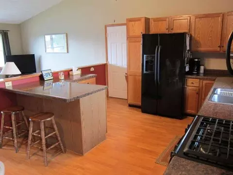 2106 Mitchell, Eureka, IL 61530 photo 3