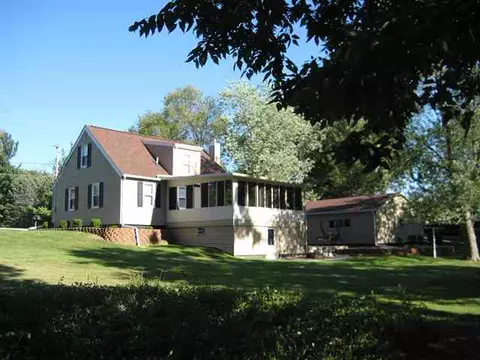 1014 Timberlane, Eureka, IL 61530 photo 2
