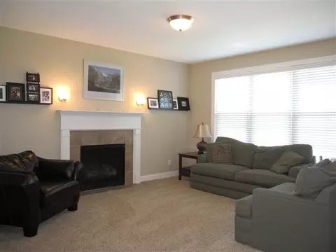 2113 W Liams Way, Dunlap, IL 61525 photo 2