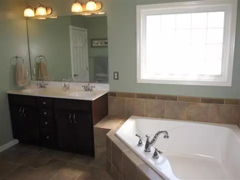 2113 W Liams Way, Dunlap, IL 61525 photo 9