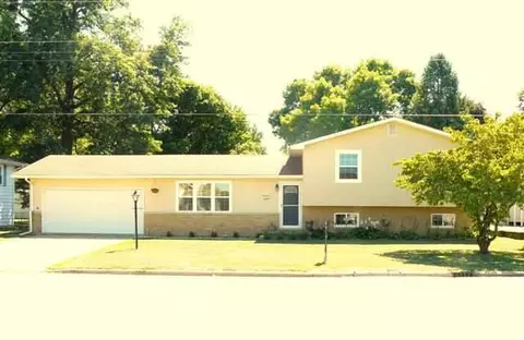 1420 E Ash, Canton, IL 61520 photo 1