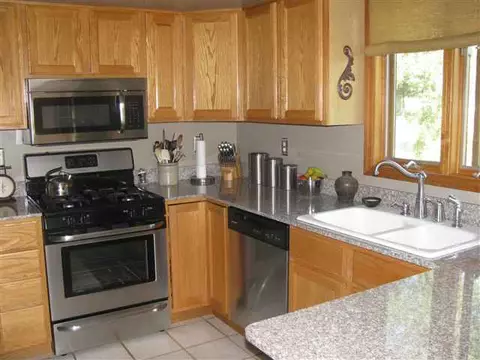 4628 S Queen Aleta Ct, Mapleton, IL 61547 photo 3