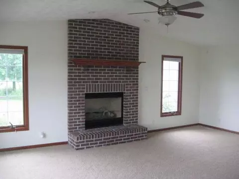 408 Johnson Ct, Germantown Hills, IL 61548 photo 5